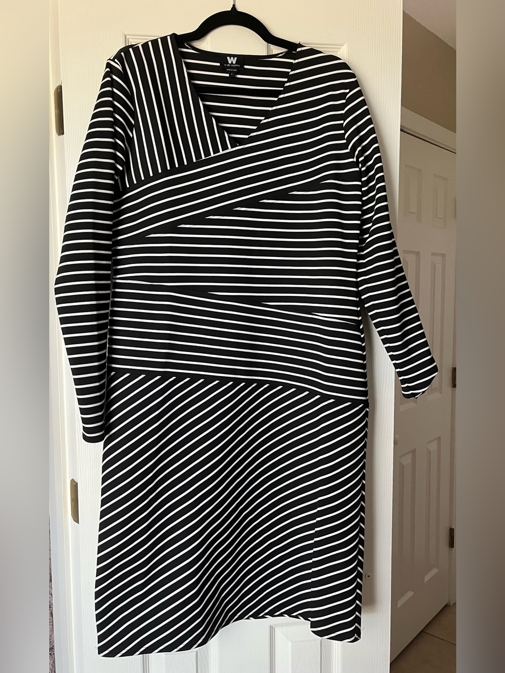 W by Worth Long Sleeve Midi Dress. Size L